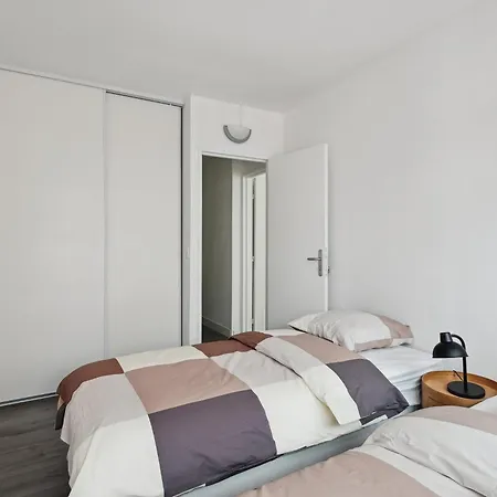 Chic And Spacious With Parking *