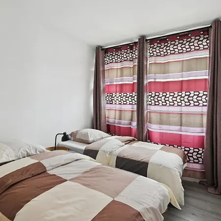 Chic And Spacious With Parking Bois-Colombes