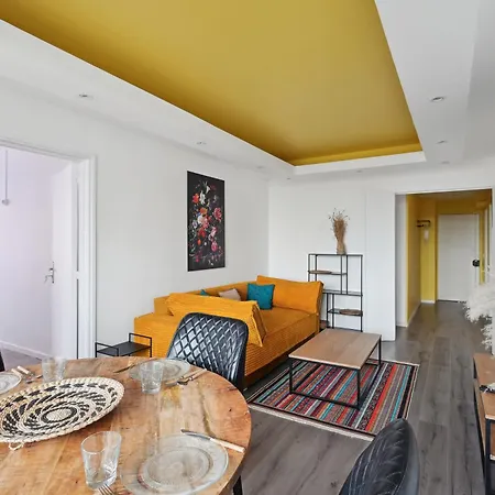 Chic And Spacious With Parking * Bois-Colombes